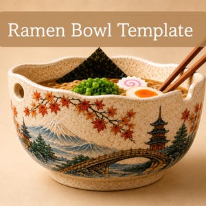 Può includere: Una ciotola per ramen in ceramica beige maculata con un paesaggio dipinto raffigurante una montagna, un ponte, una pagoda e foglie d'acero. La ciotola contiene noodles ramen, un uovo sodo, piselli verdi e un pezzo di nori, con due bacchette.