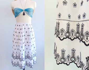 Vintage 1960's White Eyelet Skirt / Black Eyelet Trim / Size Small