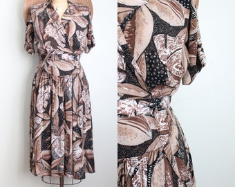 Retro 1980's Tropical Print Safari Style Shoulder Dress. Midi Length. Full Skirt. Size Small