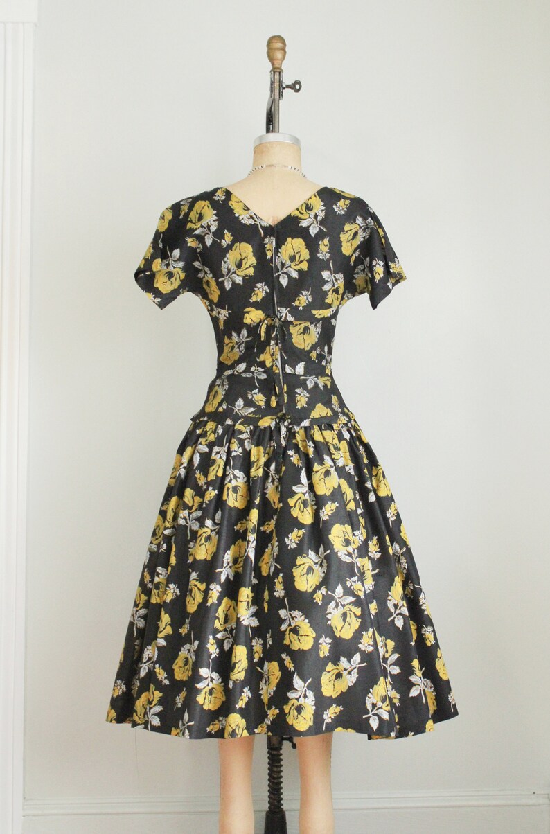 Vintage 1950's Yellow and Black Floral Print Dress. Fit n Flare. Bow Tie Back. Size Extra Small. XS image 7