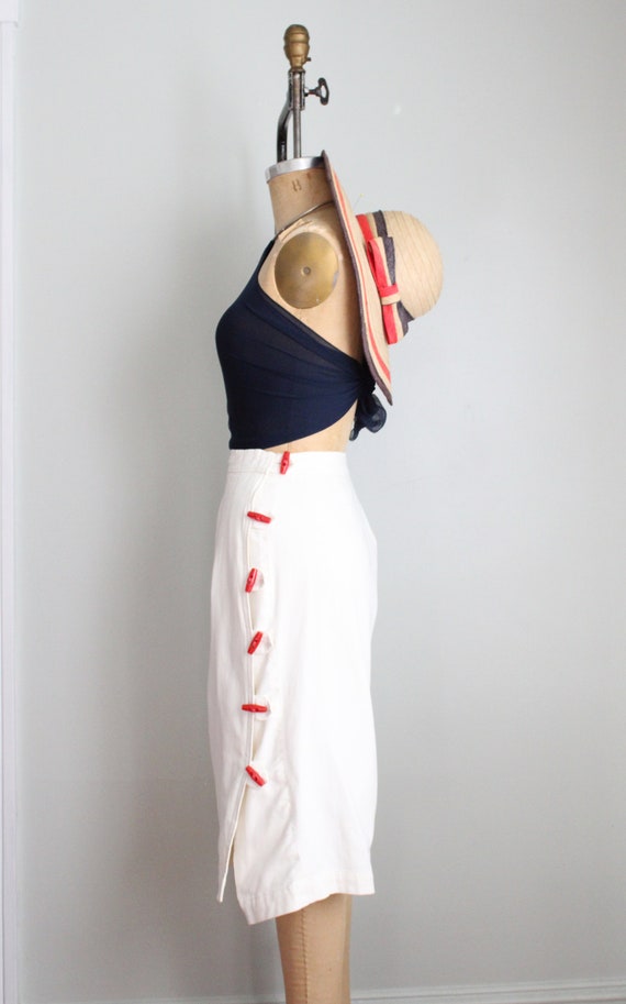 Vintage 1970's White Gaucho Pants. Red Toggle Sid… - image 10
