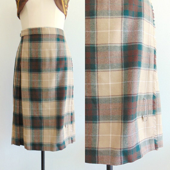 Vintage 1970's Plaid Wrap Skirt / Knee Length / T… - image 1