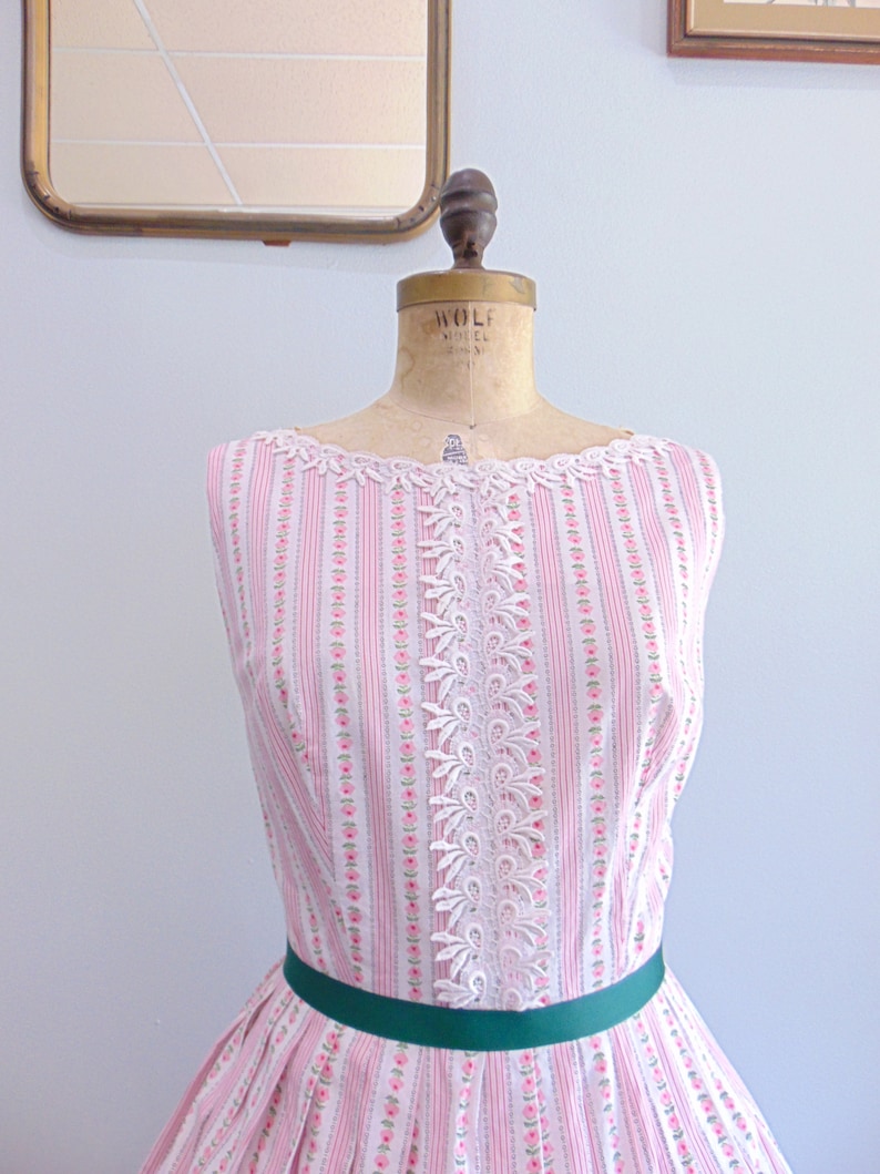 Vintage 1950/'s Floral Print Dress Rose Striped Print Fifties Full Skirt Size Medium