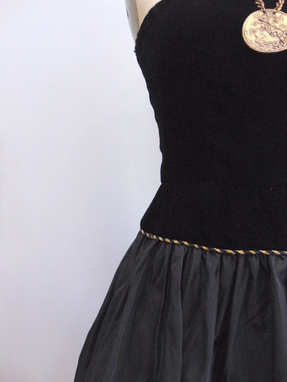 Retro 1980's Black Velvet Cocktail Gown / Straple… - image 6