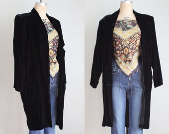 Vintage 1990's Black Velvet Blazer. Padded Shoulders. Longer Length. Size Small