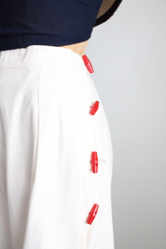 Vintage 1970's White Gaucho Pants. Red Toggle Sid… - image 5