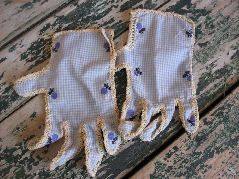 Vintage 1950/'s Hand Sewn Gloves Blue Floral Gingham