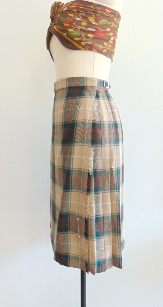 Vintage 1970's Plaid Wrap Skirt / Knee Length / T… - image 10