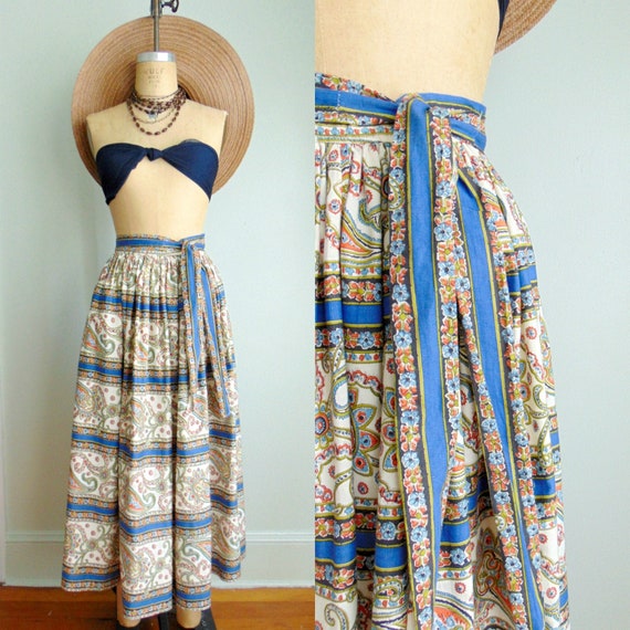 Vintage 1960's Paisley Print Skirt / Midi Length /