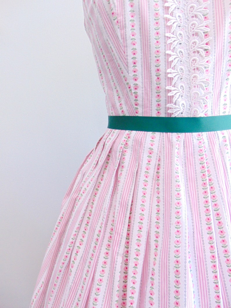Vintage 1950/'s Floral Print Dress Rose Striped Print Fifties Full Skirt Size Medium