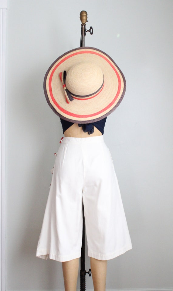 Vintage 1970's White Gaucho Pants. Red Toggle Sid… - image 7