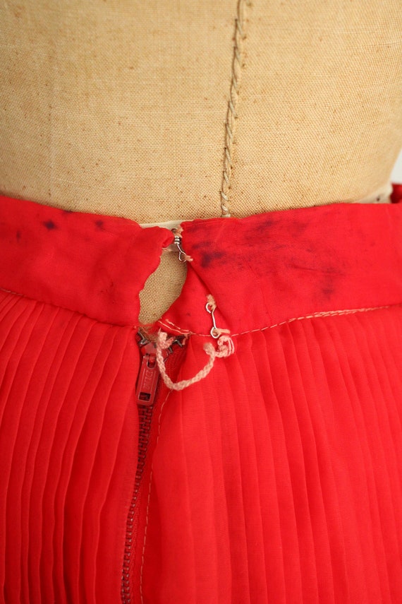 Vintage 1960's Bright Red Pleated Chiffon Belt Sk… - image 7