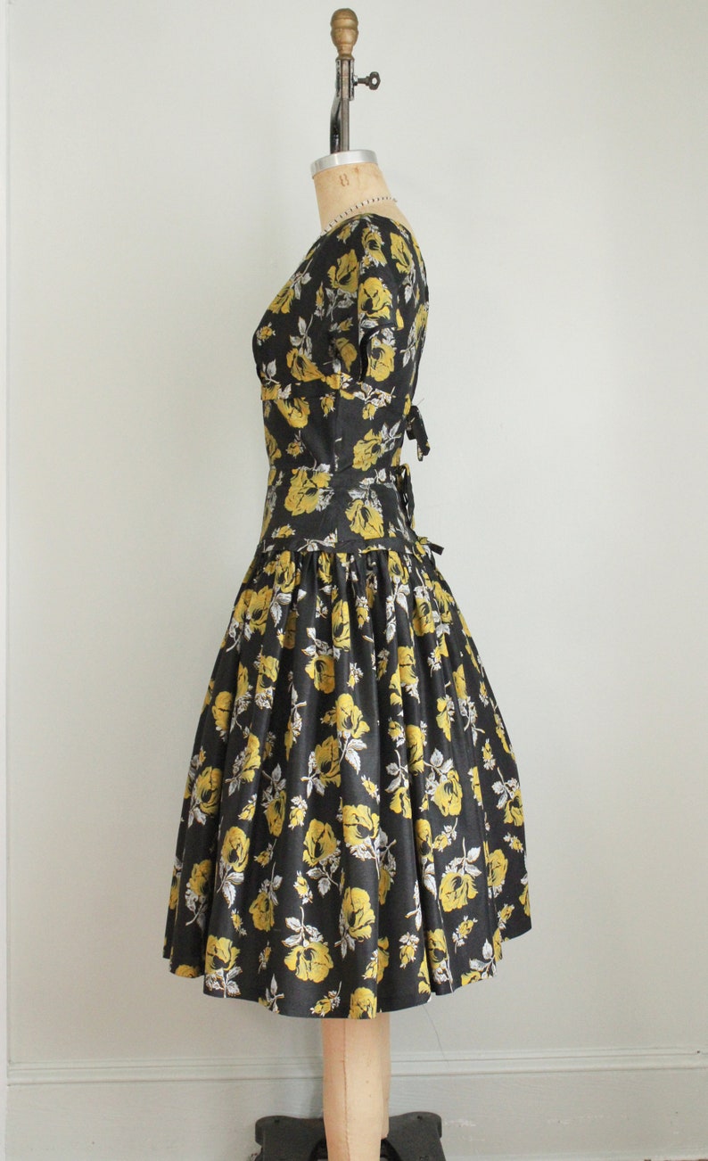 Vintage 1950's Yellow and Black Floral Print Dress. Fit n Flare. Bow Tie Back. Size Extra Small. XS image 10