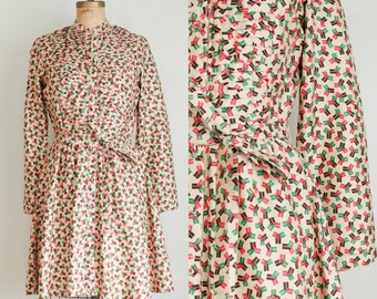 Vintage 1960's / 70's Silk Pattern Ruffle Front Dress. Long Sleeved. Star of Siam. AS IS. Size Small / Medium