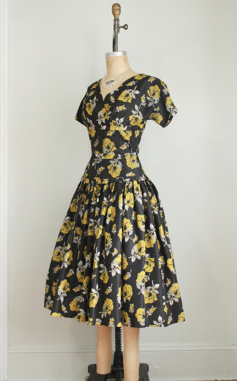 Vintage 1950's Yellow and Black Floral Print Dress. Fit n Flare. Bow Tie Back. Size Extra Small. XS image 9