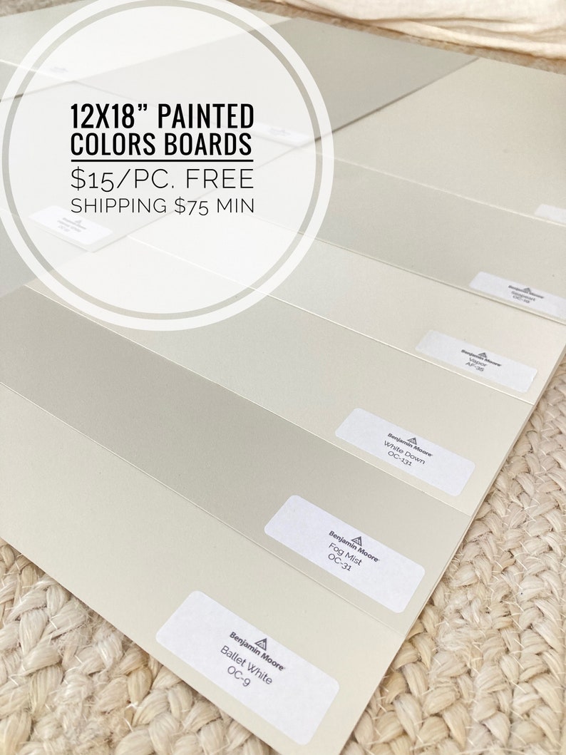 Pode incluir: Cinco placas de cor pintadas de 12x18 polegadas, cada uma com um tom de branco diferente. As placas s&atilde;o etiquetadas com o nome e o n&uacute;mero da cor de tinta Benjamin Moore. As cores s&atilde;o White Down OC-131, Fog Mist OC-31, Ballet White OC-9.