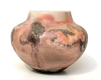 Recipiente, jarrón y cuenco de cerámica sin esmaltar firmado por Susan Krueger, rosa polvoriento con detalles en arena blanca y negra brillante, cerámica. ENVÍO GRATIS.