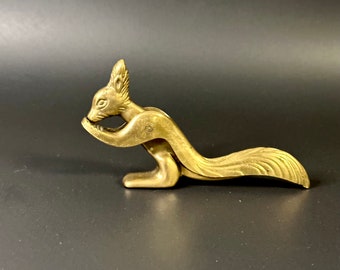 Cascanueces de latón antiguo en forma de ardilla, Cascanueces manual en perfecto estado de funcionamiento