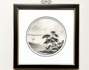 Pintura de seda original de Anton Wang firmada, paisaje en blanco y negro en una estera redonda, motivos asiáticos, árboles, barco, agua.
