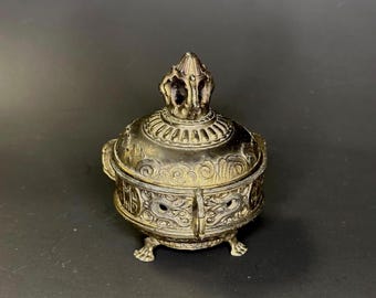 Quemador de incienso de latón, década de 1920, Vantine's No 1027, motivos asiáticos, fabricado en Francia, tapa, tres asas y tres pies, antiguo, altar