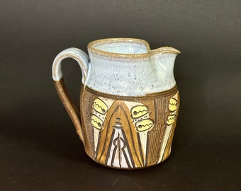 Pequeña jarra de cerámica de Pal Wright, gres tallado y esmaltado azul, excelente