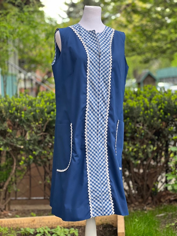 Country Mod: Vintage 1960s Navy Gingham Cotton Ho… - image 1