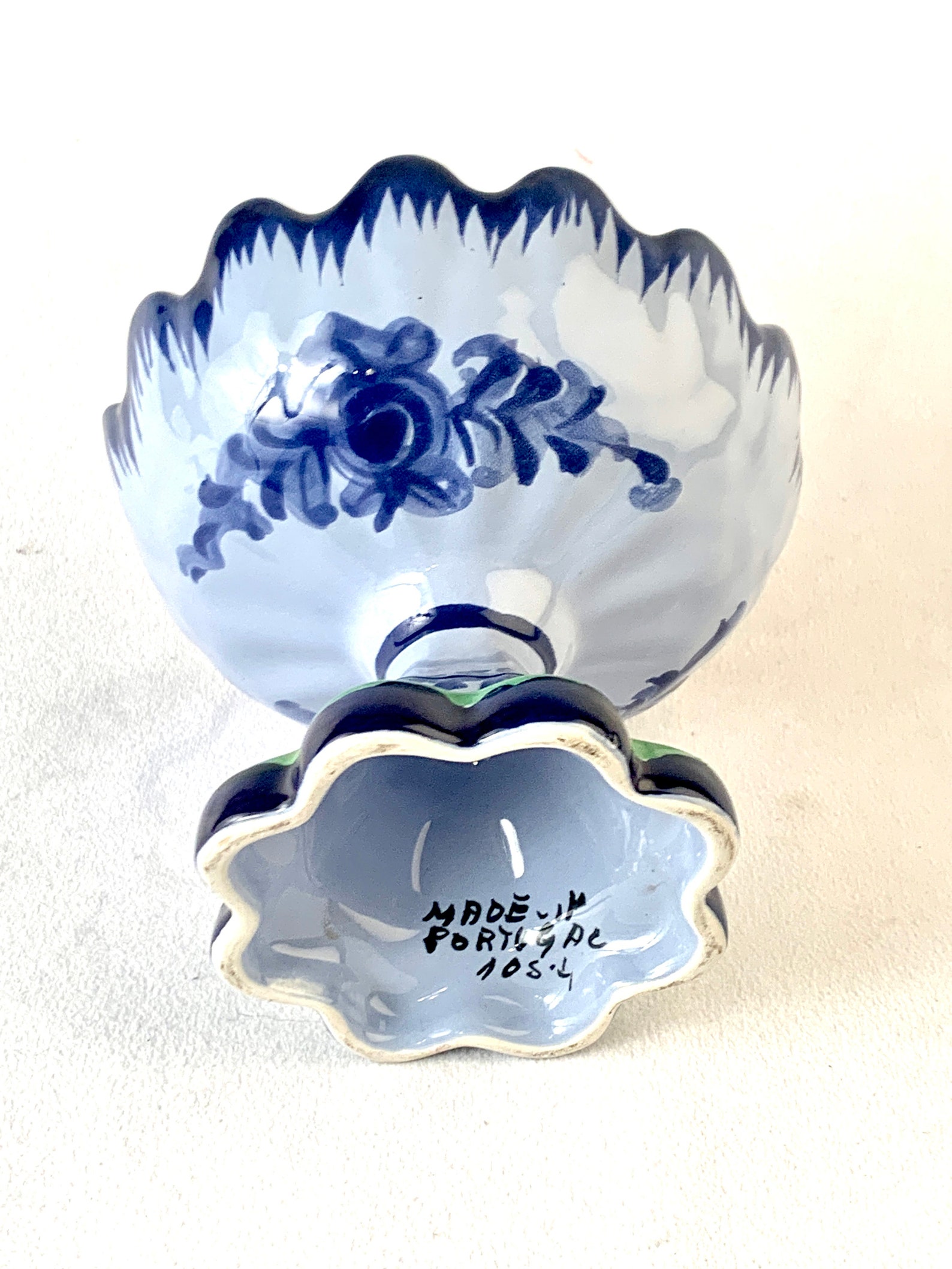 A closer look at Portuguese Blue Pottery