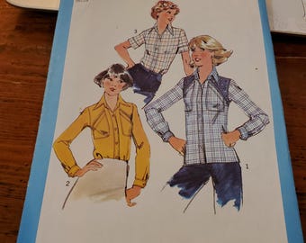 Simplicity Sewing Pattern 8207,  Misses shirts in two sleeve lengths