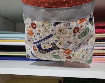 Sewing Scrap Catcher with Pincushion: Cotton Snips Bag for Crafting