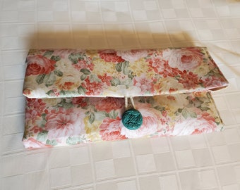Floral Knitting Needle Storage Clutch: Crochet Hook Caddie