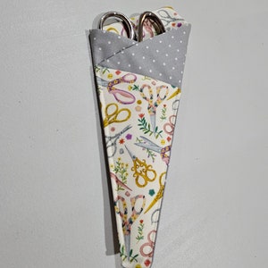 Scissors holder, scissors case, sheath for scissors, sewers gift, sewing accessory, gift for quilter (SCISMN)