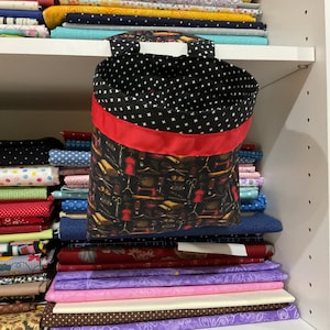 Scrap catcher or snip it bag for thread and crafting scraps, gift for sewing or quilter