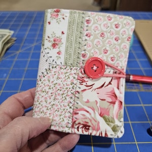 布用針ケース：ウールフェルトページ付き裁縫針収納ウォレット