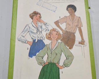 Simplicity Sewing Pattern 8698, Misses Blouse and Tie, Size 12