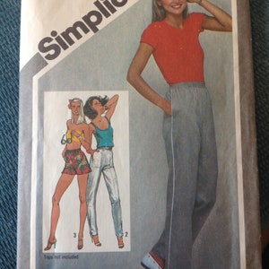 Simplicity Sewing UNCUT Pattern 9875 from 1980. Misses&#39; pull-on pants and shorts, size 12, waist 26 1/2&quot;
