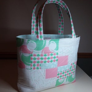 LadyInStitches,  patchwork bag, Sewing Tote, Spring tote bag, Mother&#39;s Day gift, beach bag, knitting project bag, floral bag (6PKPKGRN)
