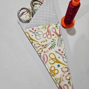 Scissors holder, scissors case, sheath for scissors, sewers gift, sewing accessory, gift for quilter (SCISMN)