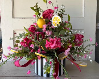 Pink Lemonade Centerpiece, Summer Table Decor, Lemon Floral Arrangement, Bright Pink Flowers, Kitchen Table Decor, Summer Party Decor