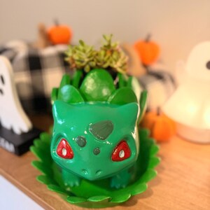 3D Printed, Hand-Painted Bulbasaur Planter Pot with Drainage Tray *PLANT NOT INCLUDED*
