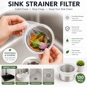 Puede incluir: Una bolsa de filtro de malla fina blanca para fregadero que contiene restos de comida, colocada sobre un desagüe de metal. La imagen incluye las etiquetas de texto: SINK STRAINER FILTER, Catch Food, Stop Clogs, Keep Your Sink Clean, DISPOSABLE & HYGIENIC, 100 PCS.