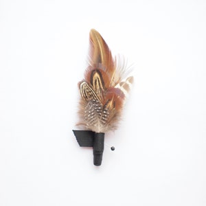 Rustic Wedding Feather Boutonniere, Men&#39;s Lapel Pin, Grooms Buttonhole, Everlasting Keepsake