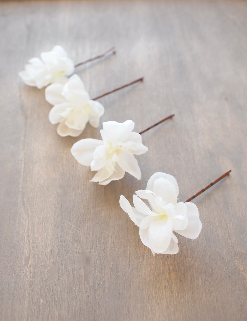 Juego de 4 horquillas para el pelo de novia con flores de espuela de caballero marfil para boda imagen 2