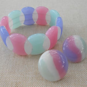 1980&#39;s Avon Pastel Parfait Stretch Bracelet Clip On Earrings Set