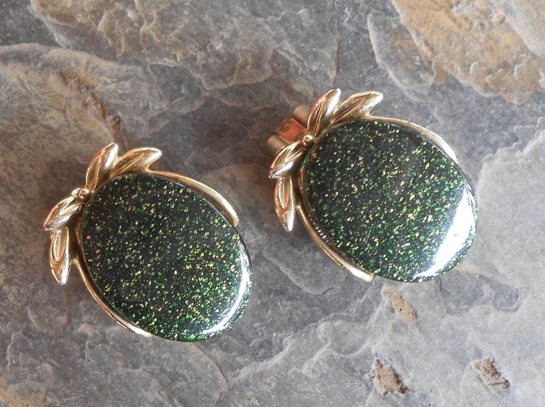 Vintage Gold Dust Sparkle Green Lucite Clip On Earrings
