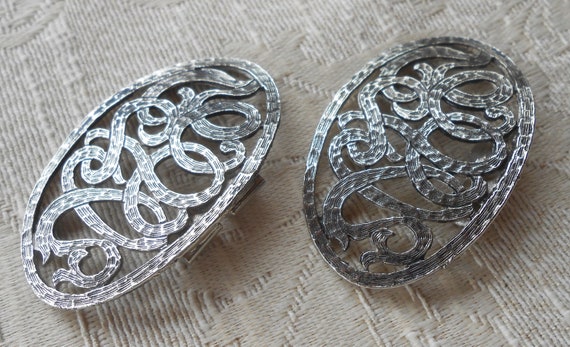 1960's Silver Tone Oval Scroll Shoe Clips - image 6