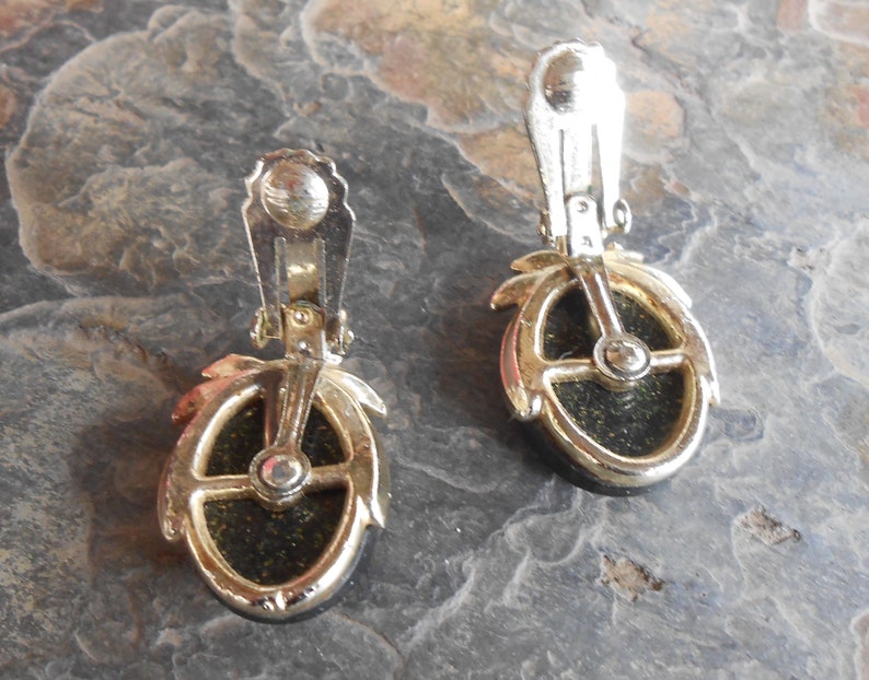 Vintage Gold Dust Sparkle Green Lucite Clip On Earrings