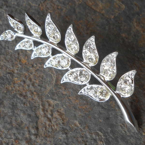 Sarah Coventry "Crystal Fern"  Silver Tone Clear Rhinestone Leafy Brooch