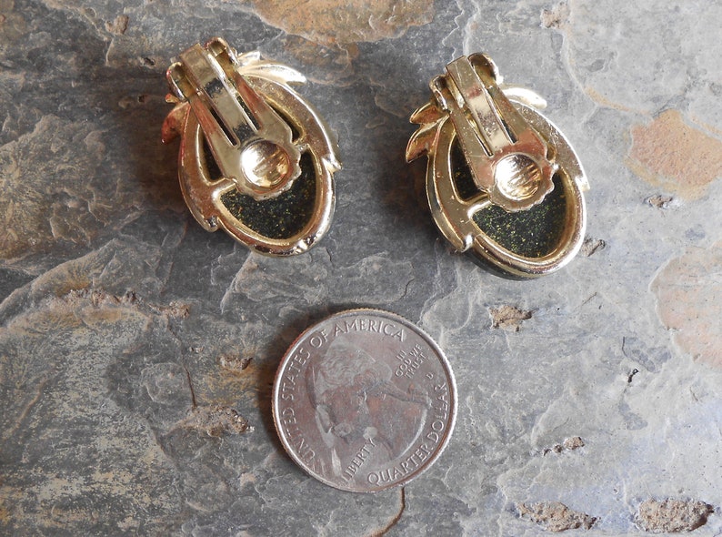 Vintage Gold Dust Sparkle Green Lucite Clip On Earrings