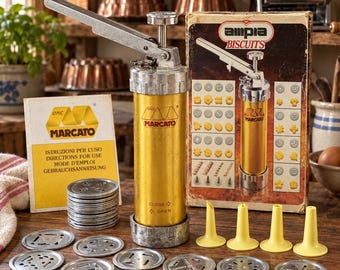 Vintage OMC Marcato “Ampia Biscuits” Cookie Press - Made in Italy- Original Box, Directions, 18 Discs & 4 Decorating Tips