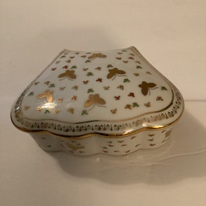 Beautiful China Gold Butterfly Ashtray Set